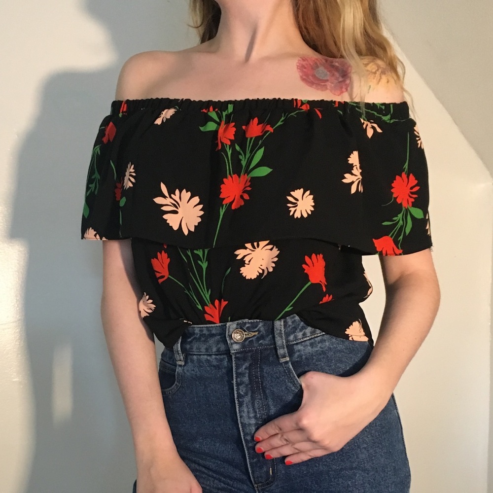 Floral Off-the-shoulder Top